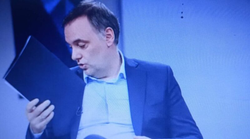 LAS DECLARACIONES JURADAS NUEVAS DE ADORNI: TODOS LOS DETALLES DE UN DIBUJO INVEROSÍMIL